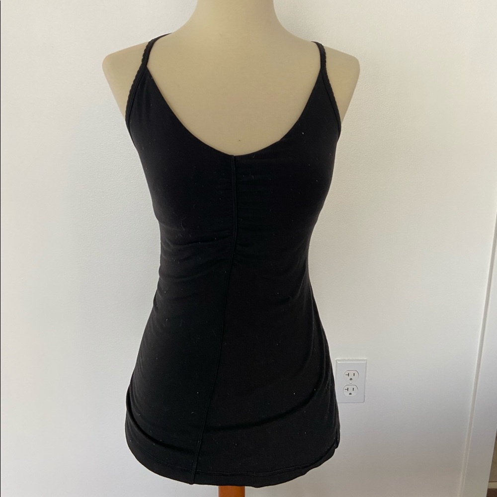 BLACK CINCH FRONT LULULEMON TOP